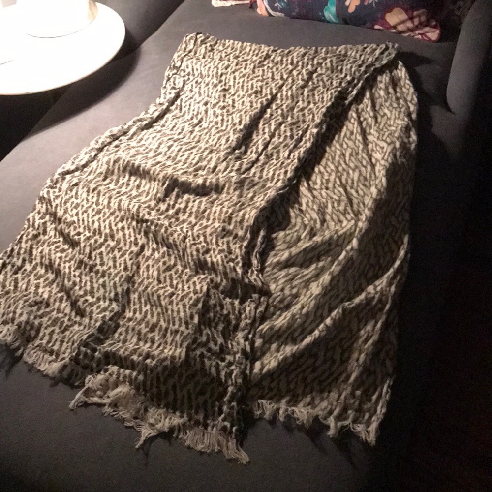 Gorgeous lightweight cotton scarf/shawl J.Crew NWOT 💕
